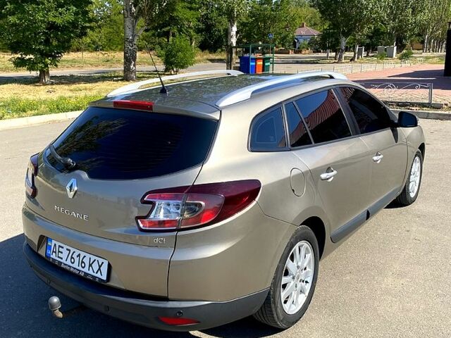 Рено Меган, объемом двигателя 1.5 л и пробегом 243 тыс. км за 7400 $, фото 2 на Automoto.ua