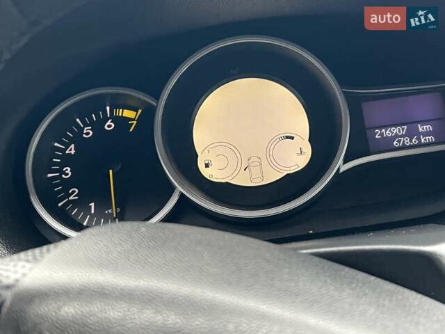 Рено Меган, объемом двигателя 1.6 л и пробегом 216 тыс. км за 6800 $, фото 30 на Automoto.ua