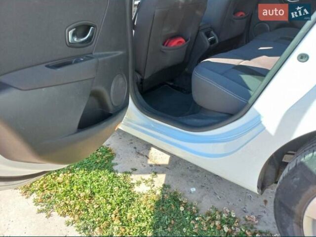 Рено Меган, объемом двигателя 1.4 л и пробегом 185 тыс. км за 6400 $, фото 8 на Automoto.ua