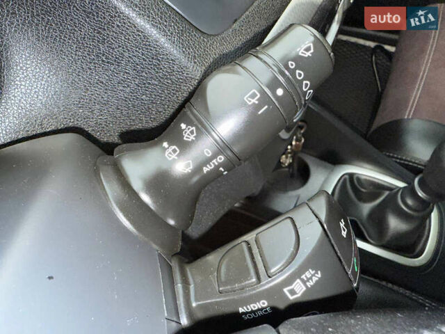 Рено Меган, объемом двигателя 1.5 л и пробегом 278 тыс. км за 6400 $, фото 52 на Automoto.ua