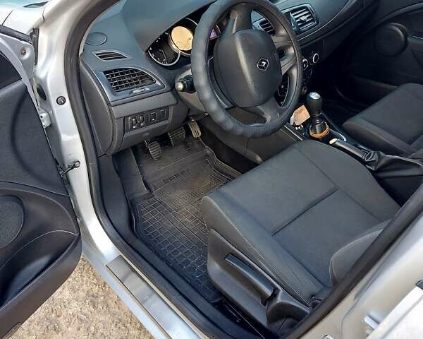 Рено Меган, объемом двигателя 1.5 л и пробегом 320 тыс. км за 7900 $, фото 15 на Automoto.ua