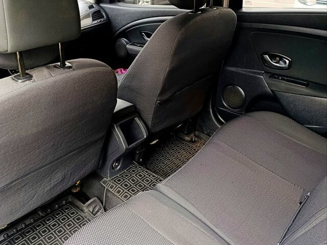 Рено Меган, объемом двигателя 1.5 л и пробегом 261 тыс. км за 6900 $, фото 10 на Automoto.ua