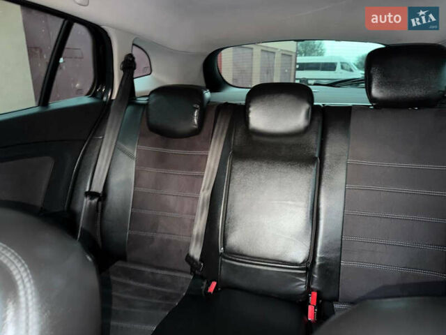 Рено Меган, объемом двигателя 1.5 л и пробегом 278 тыс. км за 6400 $, фото 55 на Automoto.ua