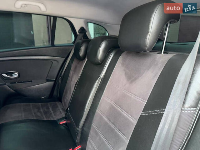 Рено Меган, объемом двигателя 1.5 л и пробегом 278 тыс. км за 6400 $, фото 59 на Automoto.ua