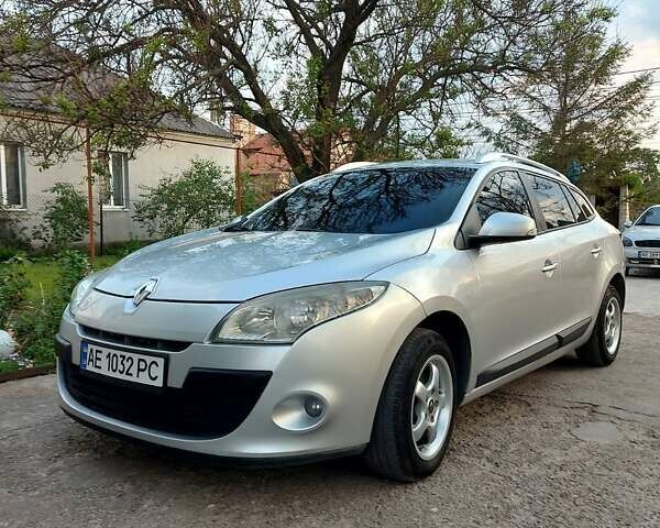 Рено Меган, объемом двигателя 1.5 л и пробегом 320 тыс. км за 7900 $, фото 2 на Automoto.ua