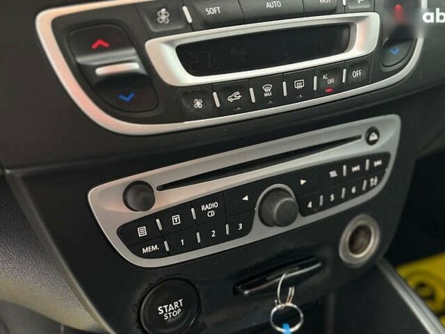 Рено Меган, объемом двигателя 1.5 л и пробегом 260 тыс. км за 7200 $, фото 24 на Automoto.ua