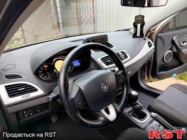 Рено Меган, объемом двигателя 1.5 л и пробегом 256 тыс. км за 6900 $, фото 4 на Automoto.ua