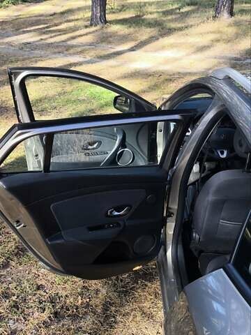 Рено Меган, объемом двигателя 1.5 л и пробегом 224 тыс. км за 7500 $, фото 18 на Automoto.ua