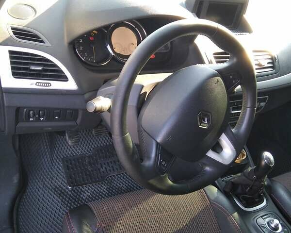 Рено Меган 2010 в Сумах на Automoto.ua Рено Меган, объемом двигателя 1.46 л и пробегом 207 тыс. км за 7800 $, фото 4 на Automoto.ua