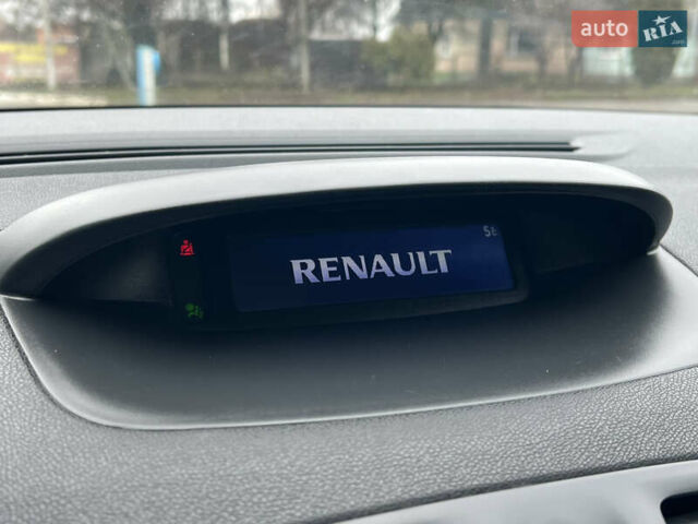 Рено Меган, объемом двигателя 1.6 л и пробегом 216 тыс. км за 6800 $, фото 32 на Automoto.ua