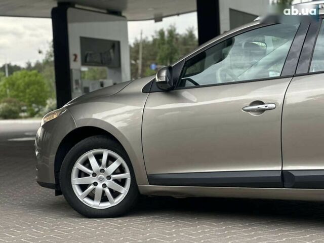 Рено Меган, объемом двигателя 1.5 л и пробегом 253 тыс. км за 7500 $, фото 12 на Automoto.ua