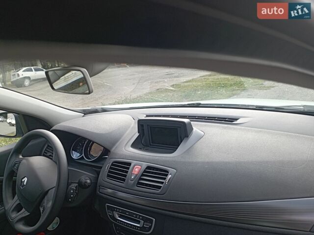 Рено Меган, объемом двигателя 1.6 л и пробегом 245 тыс. км за 7450 $, фото 5 на Automoto.ua