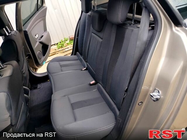 Рено Меган, объемом двигателя 1.5 л и пробегом 256 тыс. км за 6900 $, фото 7 на Automoto.ua