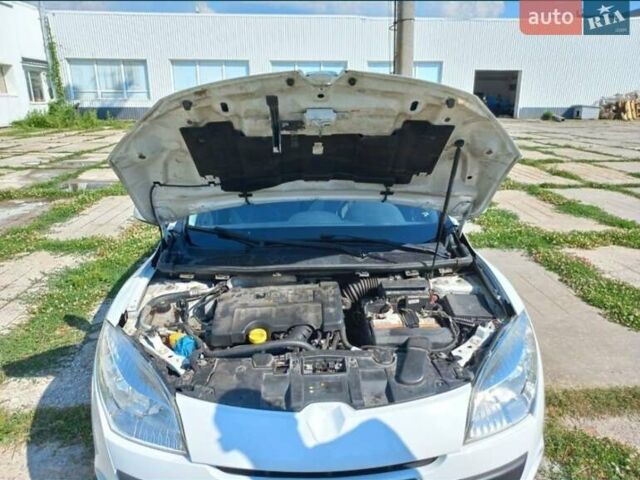 Рено Меган, объемом двигателя 1.4 л и пробегом 185 тыс. км за 6400 $, фото 4 на Automoto.ua