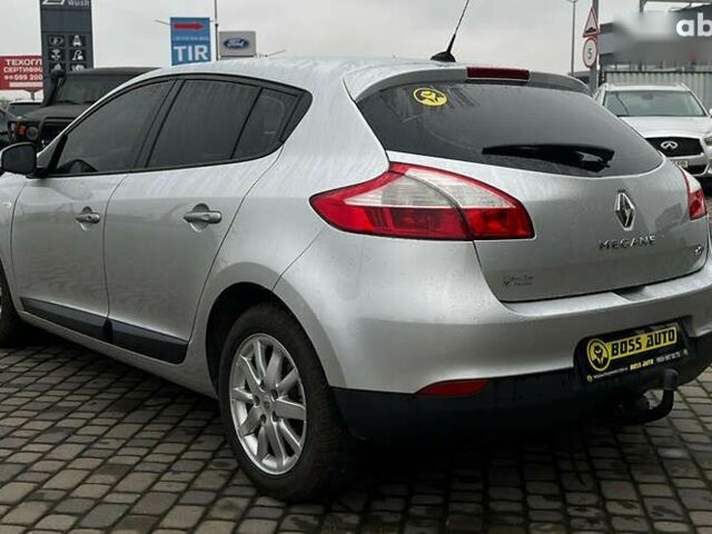 Рено Меган, объемом двигателя 1.5 л и пробегом 260 тыс. км за 7200 $, фото 4 на Automoto.ua