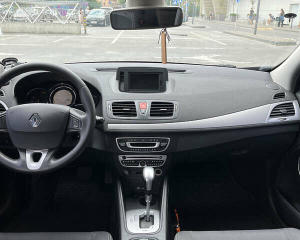 Рено Меган, объемом двигателя 1.46 л и пробегом 275 тыс. км за 7000 $, фото 14 на Automoto.ua