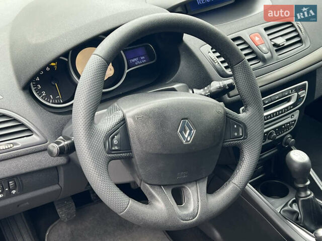 Рено Меган, объемом двигателя 1.6 л и пробегом 216 тыс. км за 6800 $, фото 27 на Automoto.ua