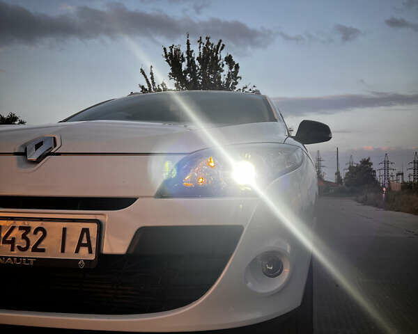 Рено Меган, объемом двигателя 1.46 л и пробегом 186 тыс. км за 7500 $, фото 11 на Automoto.ua