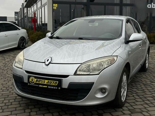 Рено Меган, объемом двигателя 1.5 л и пробегом 260 тыс. км за 7200 $, фото 2 на Automoto.ua