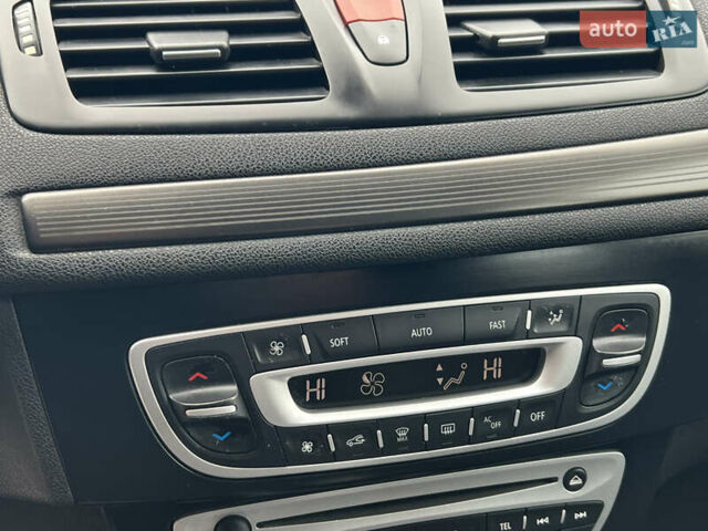 Рено Меган, объемом двигателя 1.6 л и пробегом 216 тыс. км за 6800 $, фото 33 на Automoto.ua