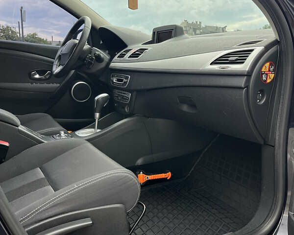 Рено Меган, объемом двигателя 1.46 л и пробегом 275 тыс. км за 7000 $, фото 8 на Automoto.ua