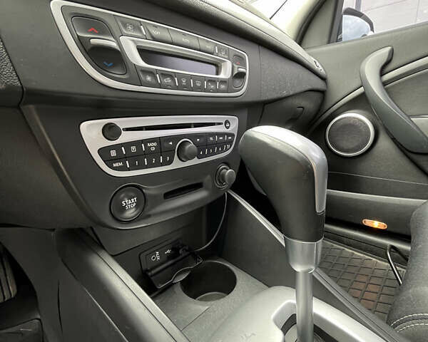 Рено Меган, объемом двигателя 1.46 л и пробегом 275 тыс. км за 7000 $, фото 59 на Automoto.ua