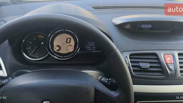 Рено Меган, объемом двигателя 1.5 л и пробегом 224 тыс. км за 7500 $, фото 1 на Automoto.ua