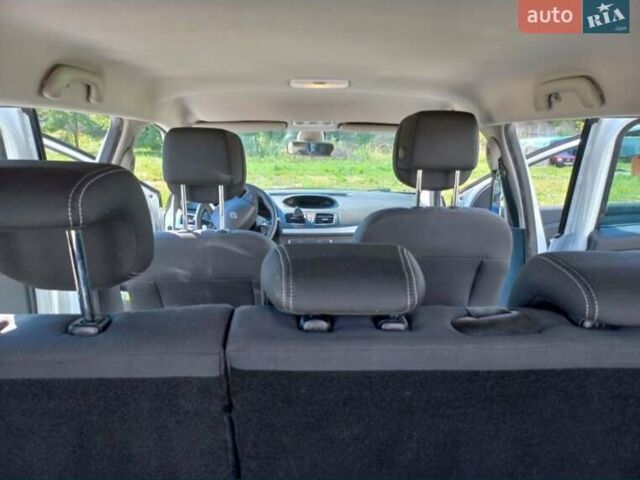 Рено Меган, объемом двигателя 1.4 л и пробегом 185 тыс. км за 6400 $, фото 5 на Automoto.ua