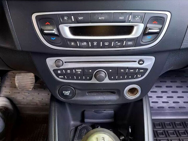 Рено Меган, объемом двигателя 1.4 л и пробегом 1000 тыс. км за 5800 $, фото 5 на Automoto.ua