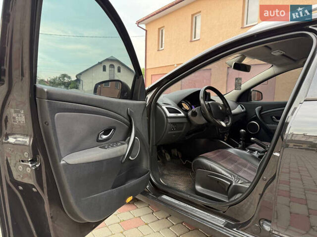 Рено Меган, объемом двигателя 1.5 л и пробегом 278 тыс. км за 6400 $, фото 38 на Automoto.ua