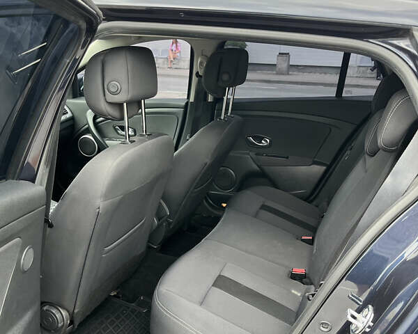 Рено Меган, объемом двигателя 1.46 л и пробегом 275 тыс. км за 7000 $, фото 12 на Automoto.ua