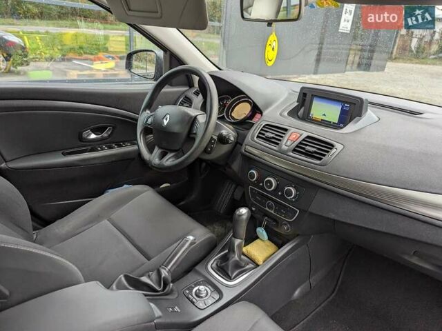 Рено Меган, объемом двигателя 1.6 л и пробегом 280 тыс. км за 7000 $, фото 15 на Automoto.ua