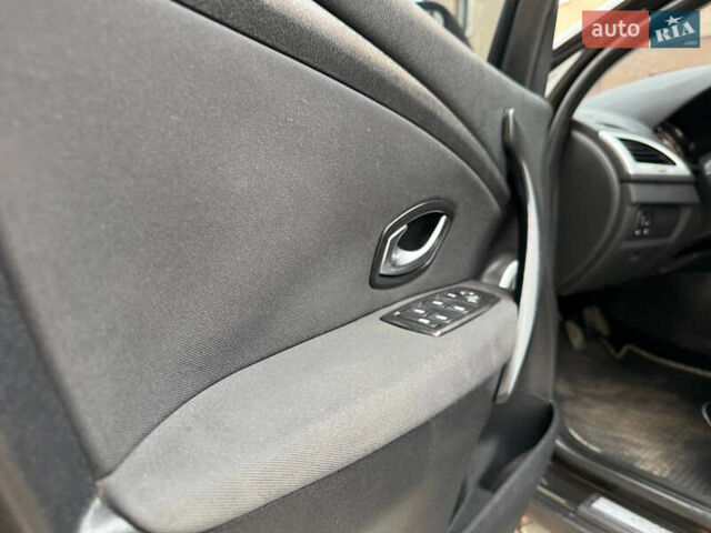 Рено Меган, объемом двигателя 1.5 л и пробегом 278 тыс. км за 6400 $, фото 39 на Automoto.ua