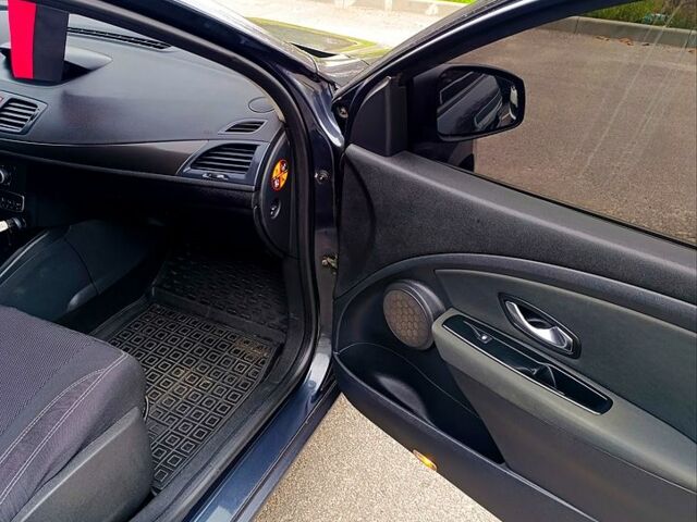 Рено Меган, объемом двигателя 1.5 л и пробегом 261 тыс. км за 6900 $, фото 8 на Automoto.ua