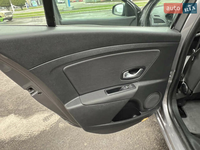 Рено Меган, объемом двигателя 1.6 л и пробегом 216 тыс. км за 6800 $, фото 38 на Automoto.ua