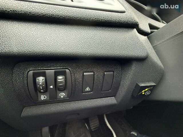 Рено Меган, объемом двигателя 0 л и пробегом 205 тыс. км за 7490 $, фото 17 на Automoto.ua