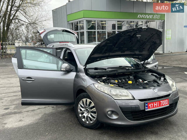 Рено Меган, объемом двигателя 1.6 л и пробегом 216 тыс. км за 6800 $, фото 55 на Automoto.ua