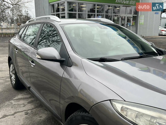 Рено Меган, объемом двигателя 1.6 л и пробегом 216 тыс. км за 6800 $, фото 18 на Automoto.ua