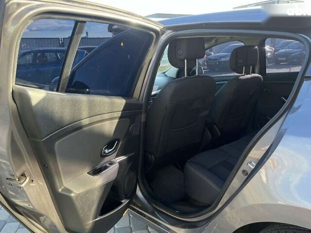 Рено Меган, объемом двигателя 1.5 л и пробегом 289 тыс. км за 7200 $, фото 14 на Automoto.ua