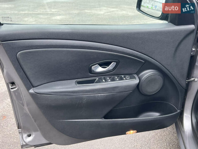 Рено Меган, объемом двигателя 1.6 л и пробегом 216 тыс. км за 6800 $, фото 23 на Automoto.ua