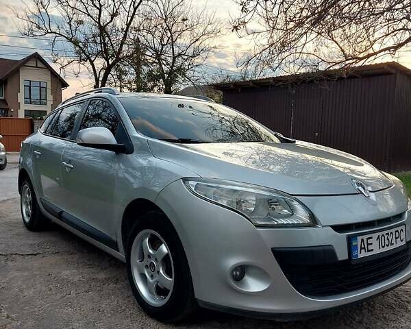 Рено Меган, объемом двигателя 1.5 л и пробегом 320 тыс. км за 7900 $, фото 1 на Automoto.ua