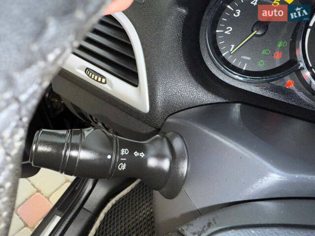 Рено Меган, объемом двигателя 1.5 л и пробегом 278 тыс. км за 6400 $, фото 53 на Automoto.ua