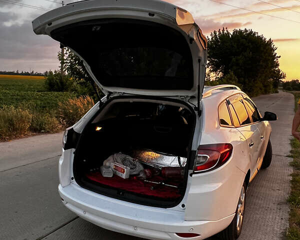 Рено Меган, объемом двигателя 1.46 л и пробегом 186 тыс. км за 7500 $, фото 21 на Automoto.ua
