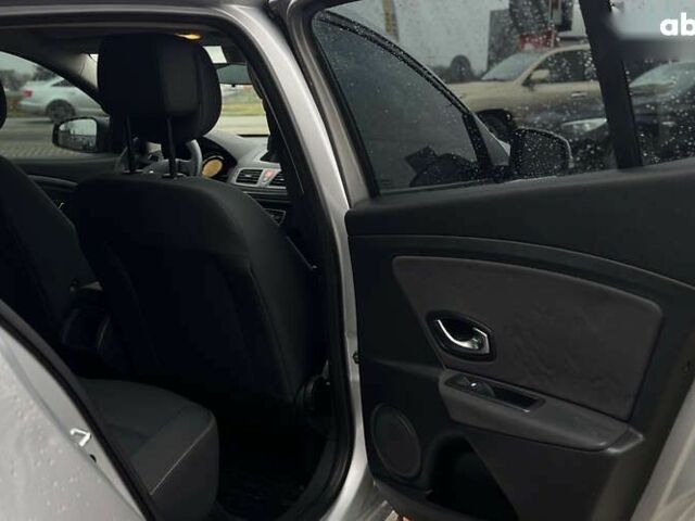 Рено Меган, объемом двигателя 1.5 л и пробегом 260 тыс. км за 7200 $, фото 11 на Automoto.ua