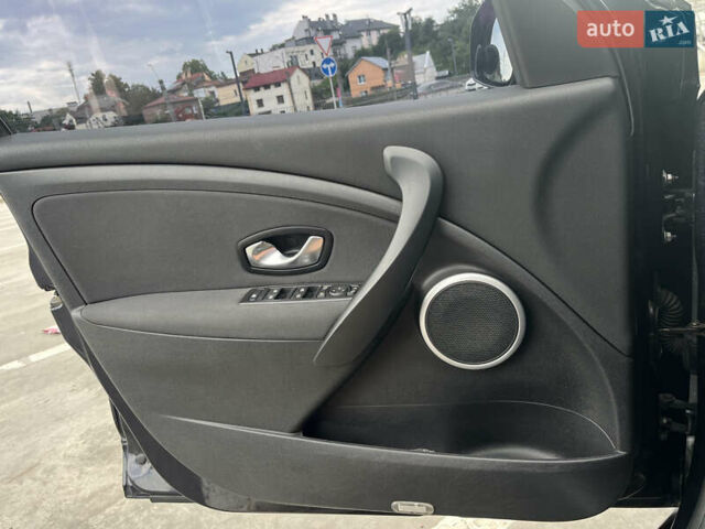 Рено Меган, объемом двигателя 1.46 л и пробегом 275 тыс. км за 7000 $, фото 23 на Automoto.ua