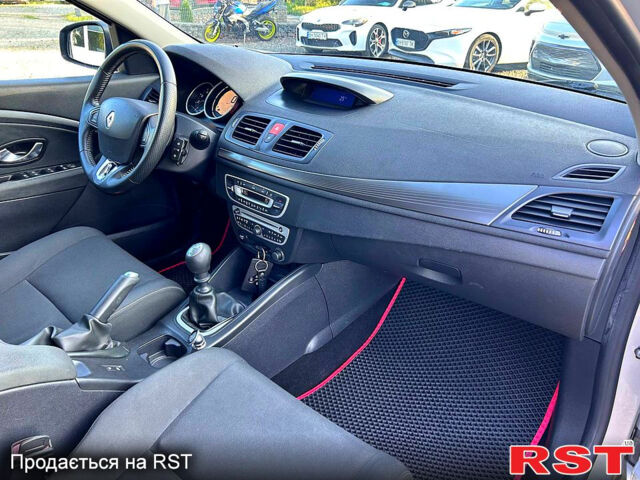Рено Меган, объемом двигателя 1.5 л и пробегом 200 тыс. км за 7300 $, фото 13 на Automoto.ua