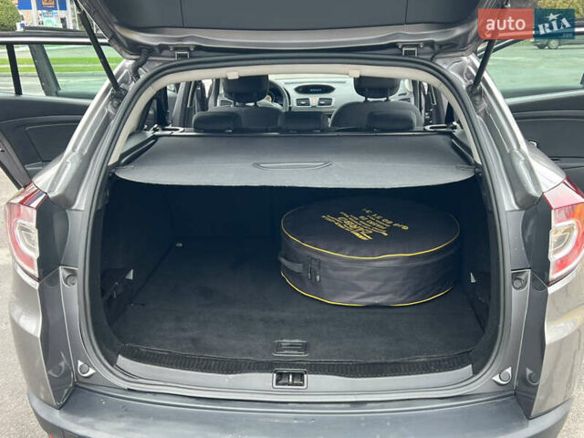 Рено Меган, объемом двигателя 1.6 л и пробегом 216 тыс. км за 6800 $, фото 48 на Automoto.ua