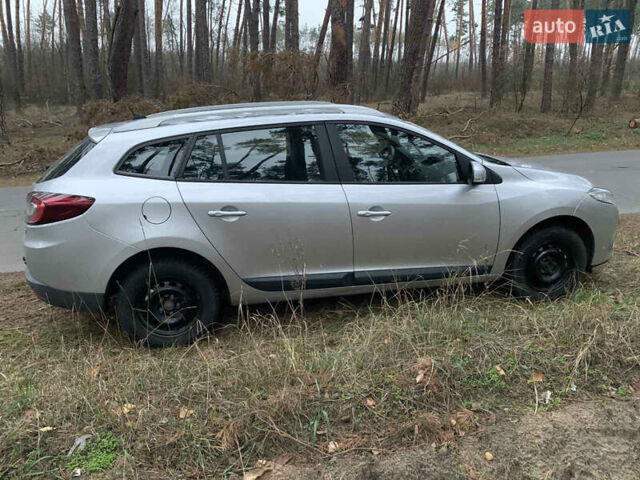 Рено Меган, объемом двигателя 1.5 л и пробегом 210 тыс. км за 7800 $, фото 10 на Automoto.ua
