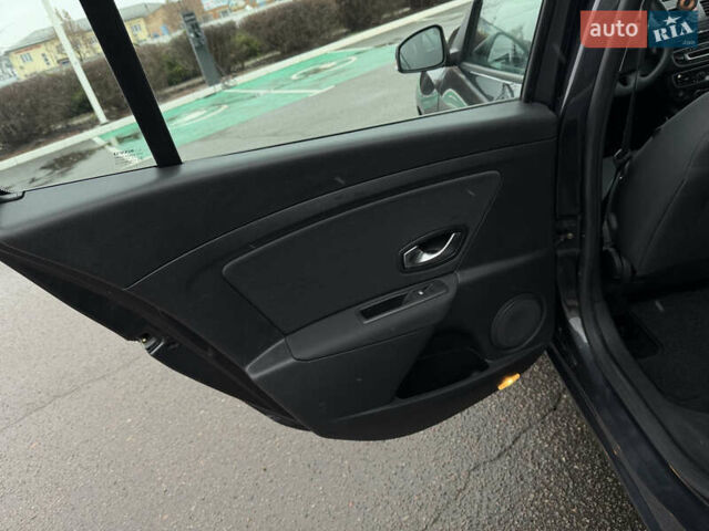 Рено Меган, объемом двигателя 1.6 л и пробегом 192 тыс. км за 7900 $, фото 72 на Automoto.ua