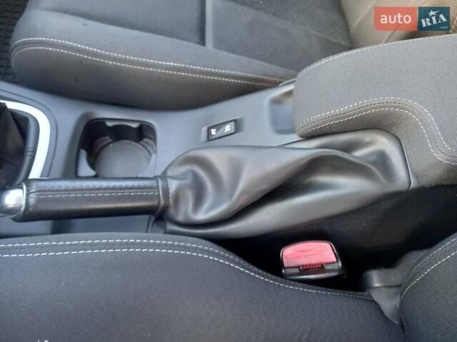 Рено Меган, объемом двигателя 1.6 л и пробегом 216 тыс. км за 7300 $, фото 11 на Automoto.ua